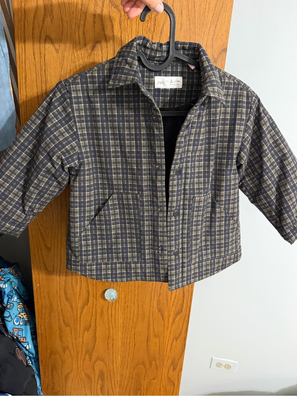 Zara kids Plaid Jacket in Dark Gray and olive green, never worn